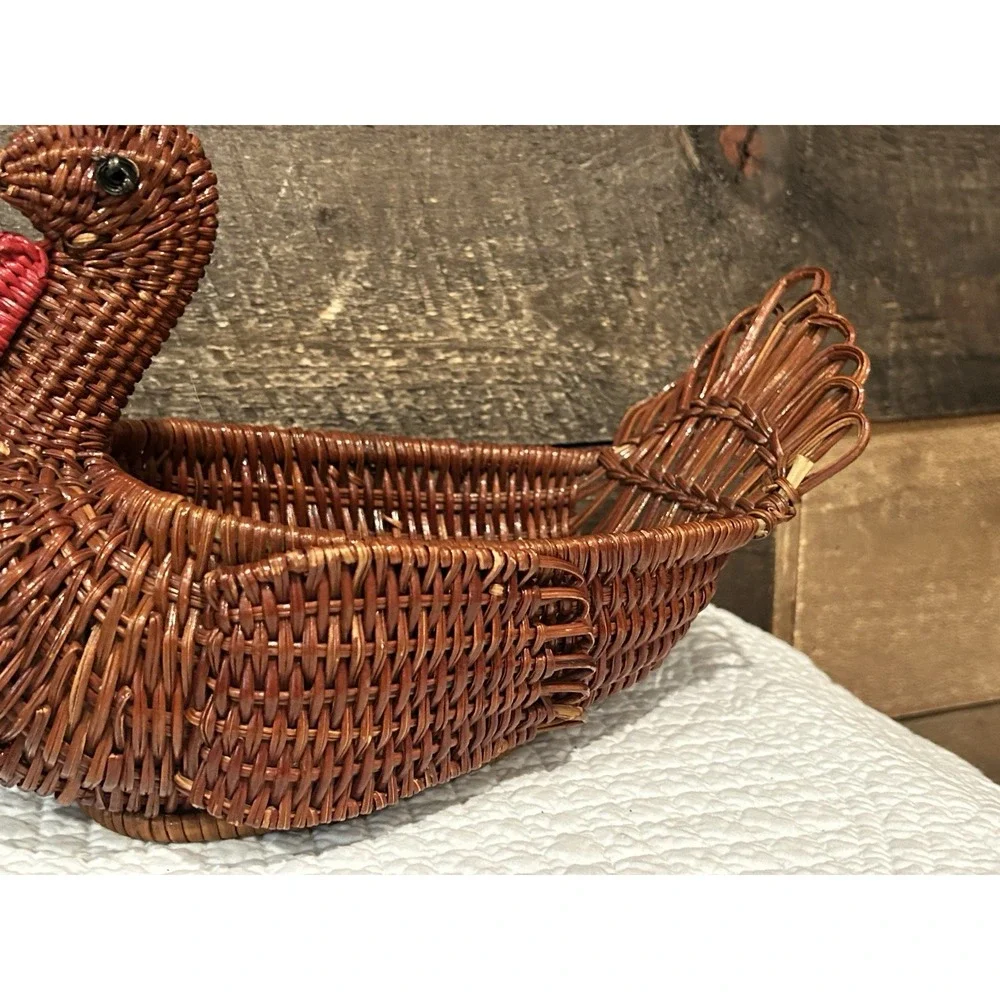 Vtg Woven Wicker Rattan Thanksgiving Turkey Basket Fall Centerpiece Brown Holidy